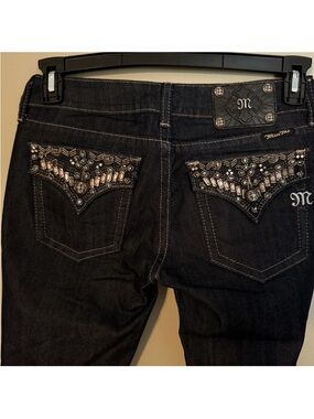 New With Tags Gorgeous Miss Me Skinny Jeans  Embellished Back Pockets 33” Inseam